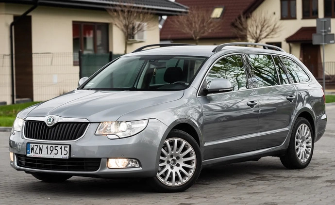 Skoda Superb cena 35900 przebieg: 198500, rok produkcji 2011 z Zwoleń małe 379